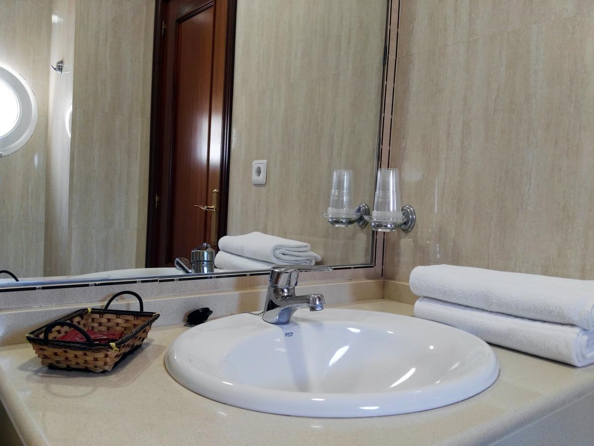 Hotel Restaurante La Rabida Палос-де-ла-Фронтера Экстерьер фото
